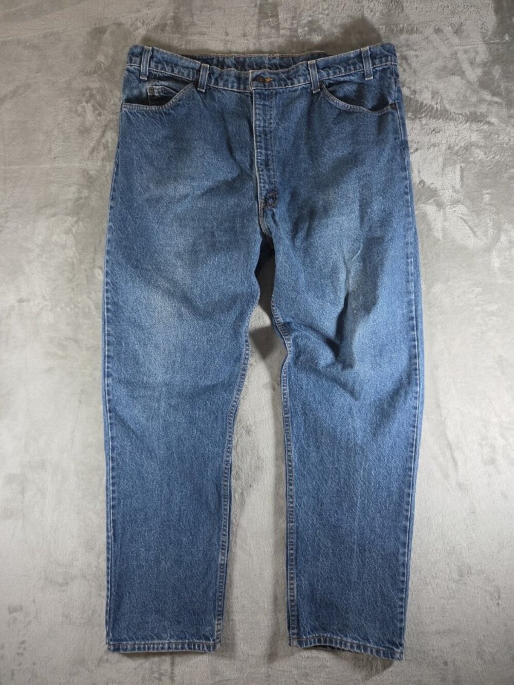 80s Vintage Levis 540 Relaxed Fit Jeans Mens 44x32 Medium Wash Leather Tab USA